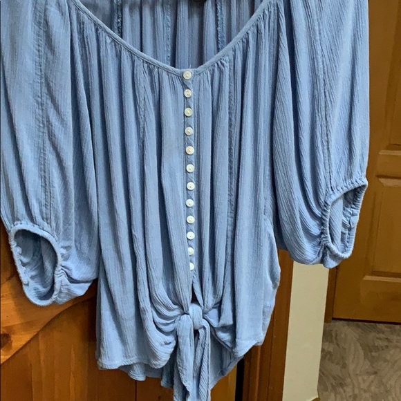 Karen Kane Blouse in Blue with tie at waist. - Picture 2 of 3